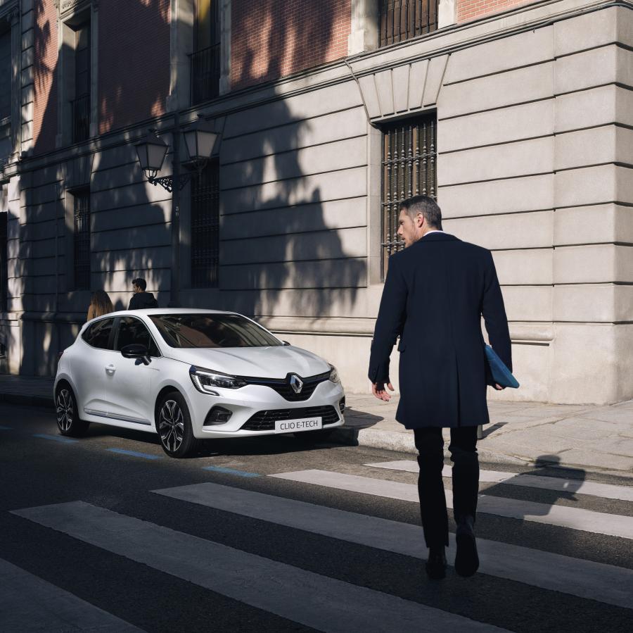  Renault Clio E-TECH 2020 года  (WW) (фото 31 из 33)